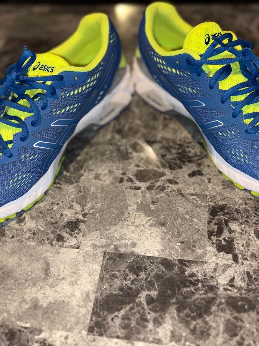 ASICS Men’s Blue and Neon Running Shoes - Picture 2 of 6